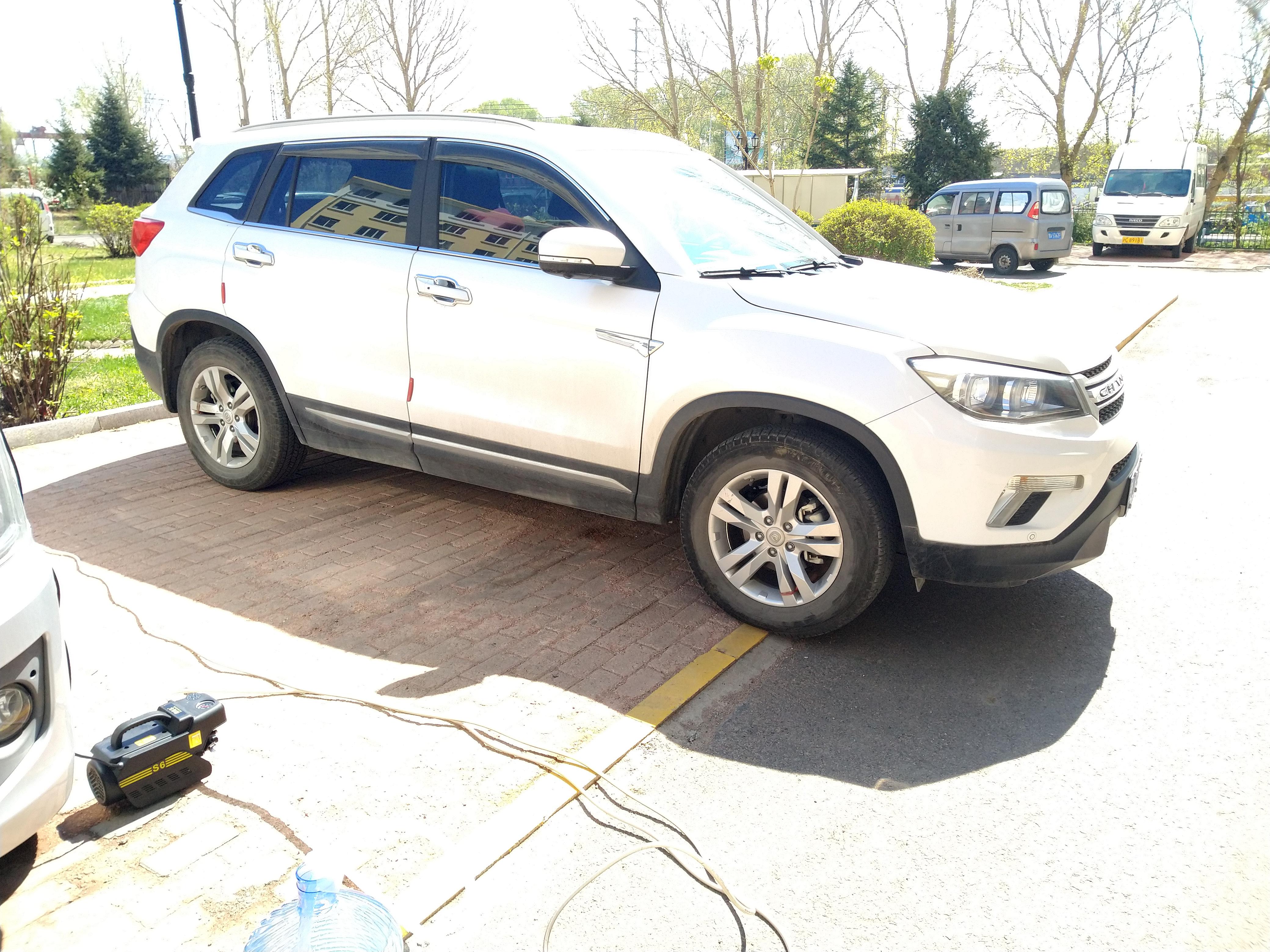 新車車漆最新保養(yǎng)方法，保護(hù)你的愛車煥然一新